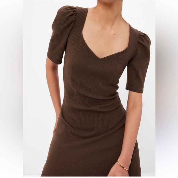 GAP Dresses & Skirts - Gap Puff Sleeve Sweetheart Midi Dress Sz M